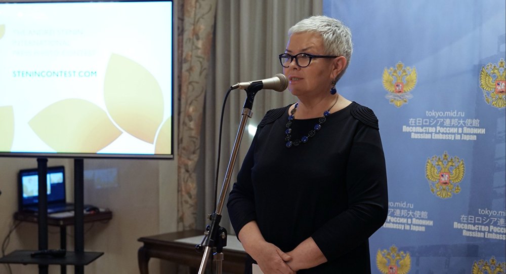 Заместитель главного редактора МИА "Россия сегодня" Елена Чепурных на открытии выставки победителей конкурса им. Андрея Стенина в Токио. Заместитель главного редактора МИА "Россия сегодня" Елена Чепурных на открытии выставки победителей конкурса им. Андрея Стенина в Токио.
