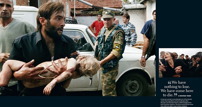 Юрий Козырев сфотографировал этого мужчину с раненым ребенком на руках после теракта в Беслане в сентябре 2004 года. Журнал TIME опубликовал фото через неделю после теракта, а также в конце года в числе важнейших фотографий 2004 года. Я до сих пор не могу забыть эти фотографии и трагические события того дня. Юрий Козырев сфотографировал этого мужчину с раненым ребенком на руках после теракта в Беслане в сентябре 2004 года. Журнал TIME опубликовал фото через неделю после теракта, а также в конце года в числе важнейших фотографий 2004 года. Я до сих пор не могу забыть эти фотографии и трагические события того дня.