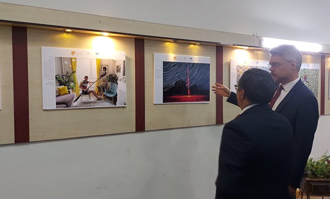 Открытие выставки избранных работ победителей Фотоконкурса им. Стенина 2021  в Галерее искусств Косар в Тегеране