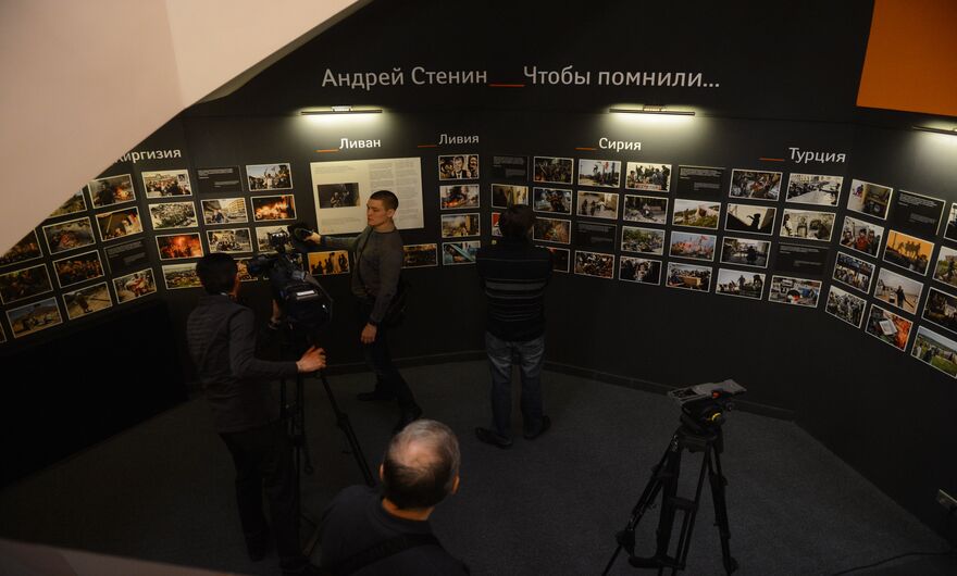 Экспозиция фотографий Андея Стенина в здании МИА Россия сегодня