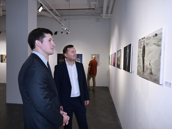 Выставка работ лауреатов фотоконкурса имени Андрея Стенина впервые открылась в Катаре