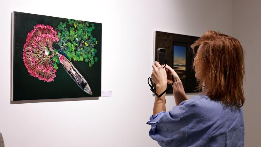 Выставка работ лауреатов фотоконкурса имени Андрея Стенина впервые открылась в Катаре Выставка работ лауреатов фотоконкурса имени Андрея Стенина впервые открылась в Катаре
