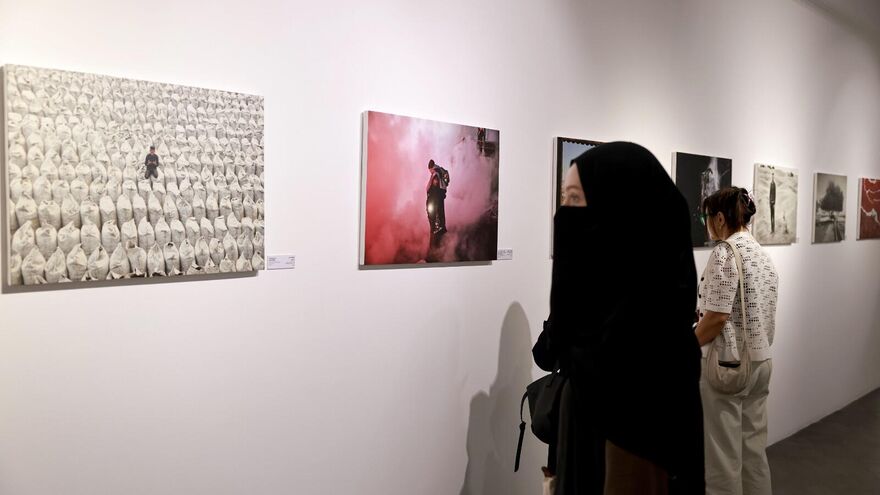 Выставка работ лауреатов фотоконкурса имени Андрея Стенина впервые открылась в Катаре Выставка работ лауреатов фотоконкурса имени Андрея Стенина впервые открылась в Катаре
