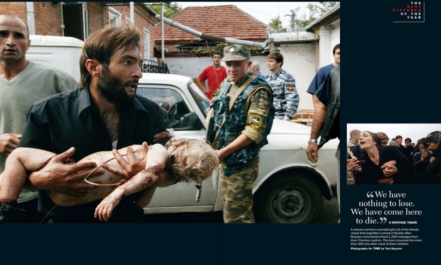    Юрий Козырев сфотографировал этого мужчину с раненым ребенком на руках после теракта в Беслане в сентябре 2004 года. Журнал TIME опубликовал фото через неделю после теракта, а также в конце года в числе важнейших фотографий 2004 года. Я до сих пор не могу забыть эти фотографии и трагические события того дня.