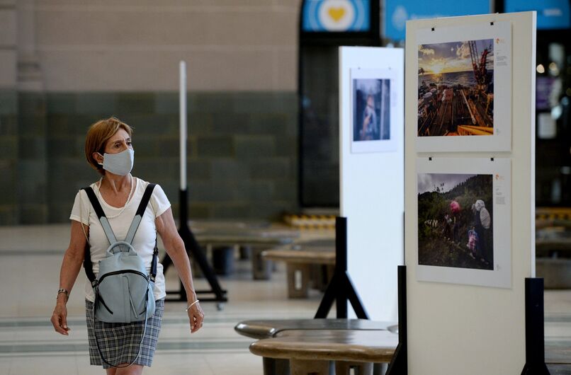 Выставка победителей Фотоконкурса имени Андрея Стенина на железнодорожной станции Ретиро в Буэнос-Айресе.