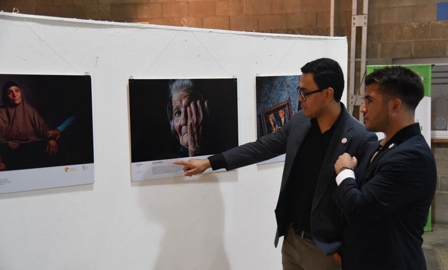 Открытие выставки лауреатов фотоконкурса на площадке Национального университета Авельянеды.